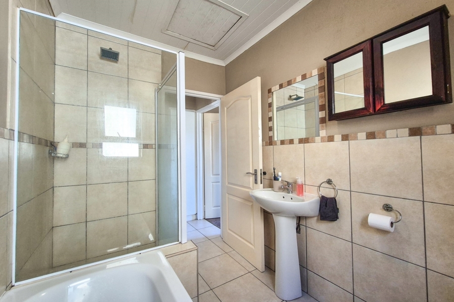2 Bedroom Property for Sale in Groenvallei Western Cape